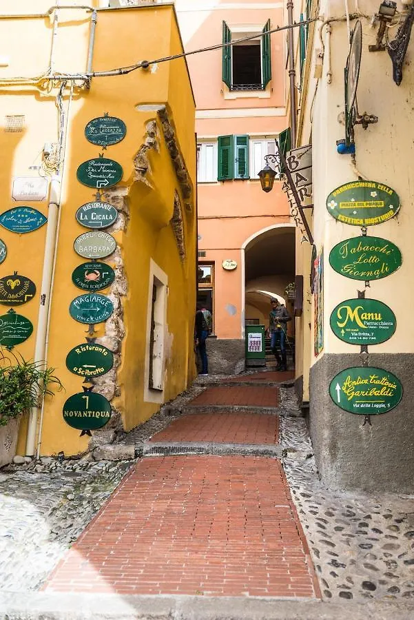 Sui Tetti, Caressa De Mae Apartman Bordighera