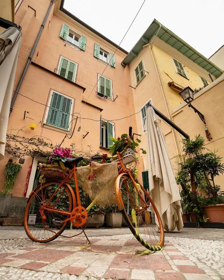 Appartamento Sui Tetti, Caressa de mä Bordighera 0*,  Italia